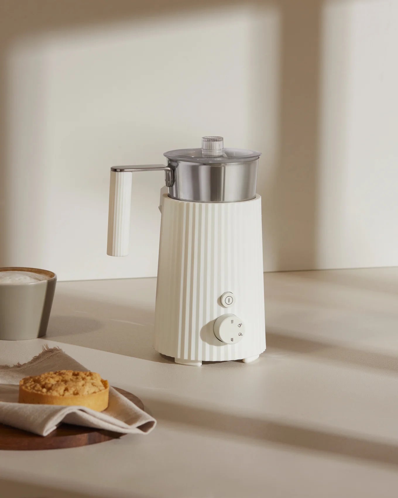 Plissé cappuccino maker - Alessi